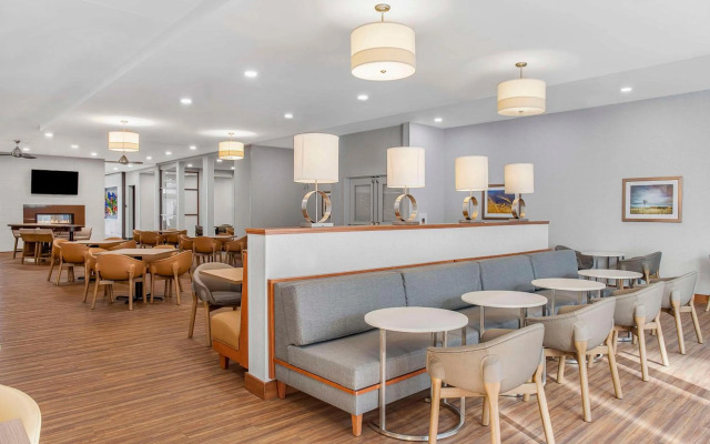 Homewood Suites by Hilton Winnipeg Airport-Polo Park, MB