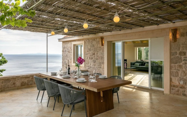 Stone Houses Dingač