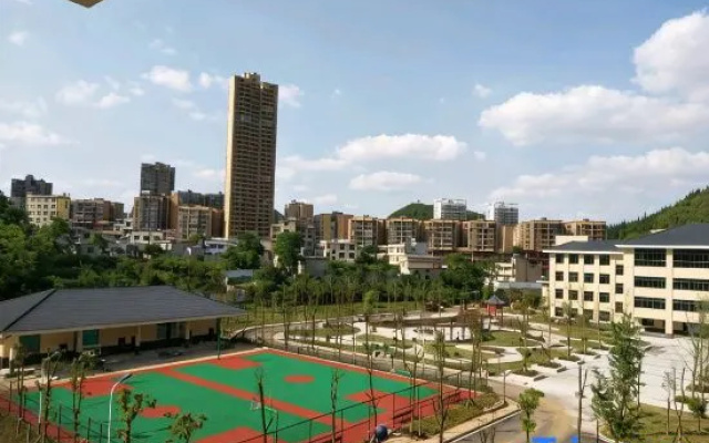 Anshun Ecotourism Hotel (Pingba District Party School) – Outside – Anshun