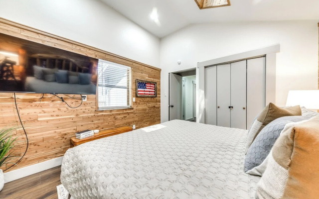 'moondance' Ruidoso Retreat w/ Hot Tub & Views!
