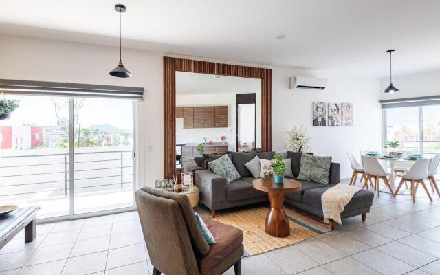 Primer Piso condo , 3 Recamaras+2.5 baños +alberca