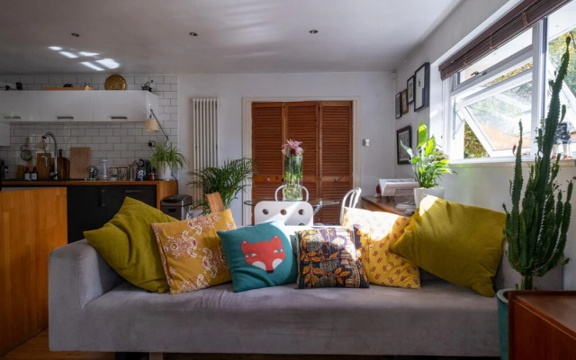 Fantastic 2BD House in the Heart of Dulwich