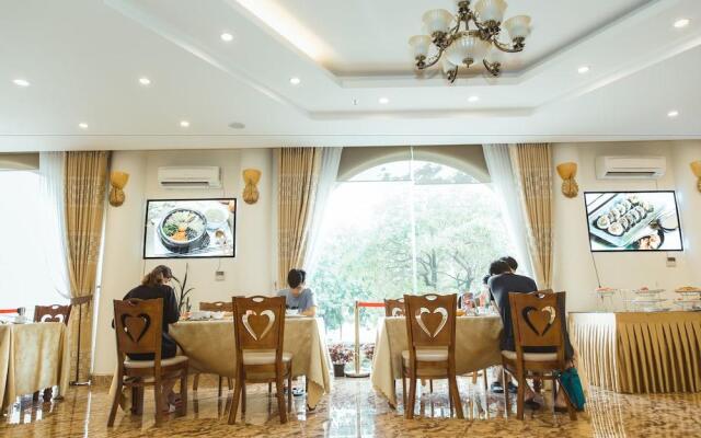 3MG Lakeside Hotel