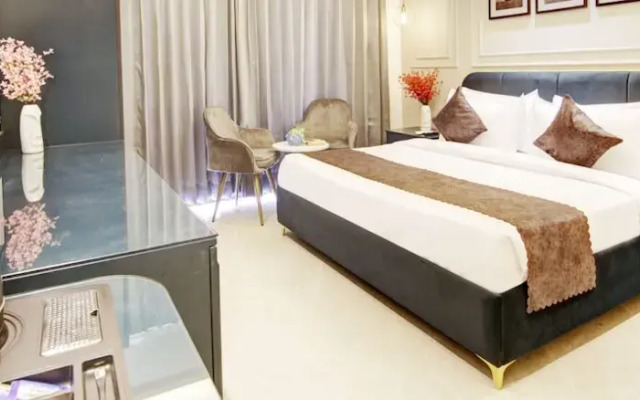 Saltstayz Premier – Galleria Market Road & Sector 27