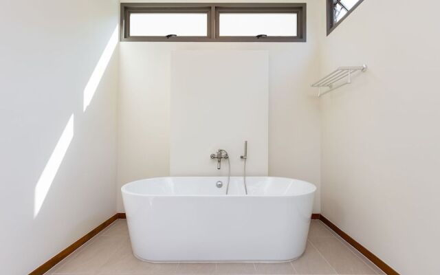 Exquisite Thai Balinese Pool Villa Mika