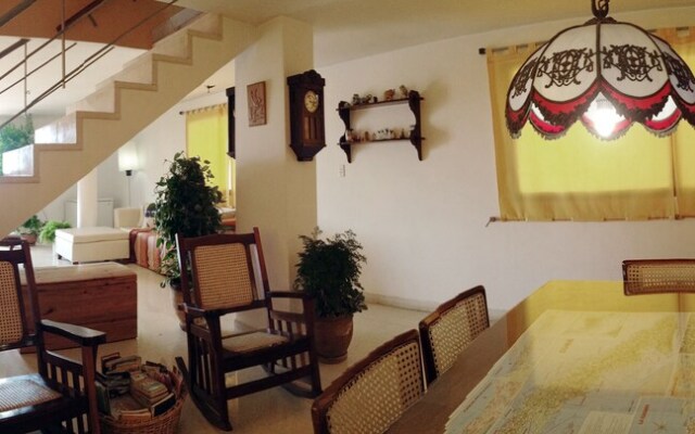EL81 Guesthouse