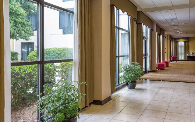 DoubleTree by Hilton Charlotte Airport
