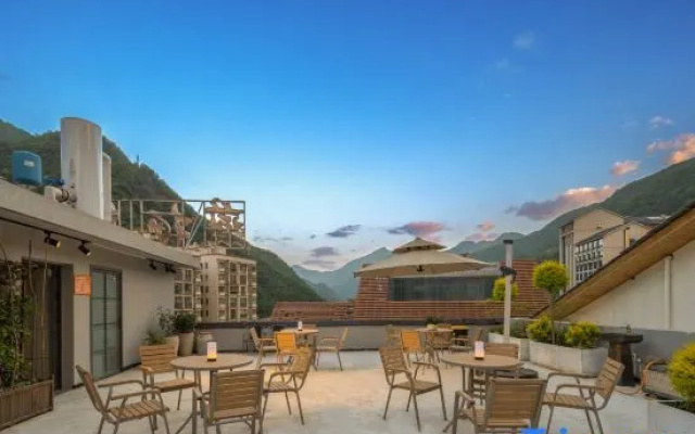 Yan Qi courtyard light luxury residential quarters – Outside – Shennongjia