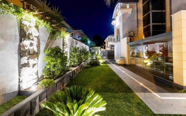 Zaffiro Lavico rooms Etna nature sea
