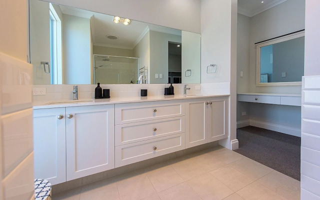 A Waterside Paradise