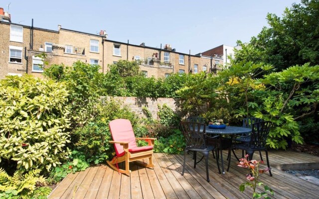 Charming 2BR garden flat in Clapham