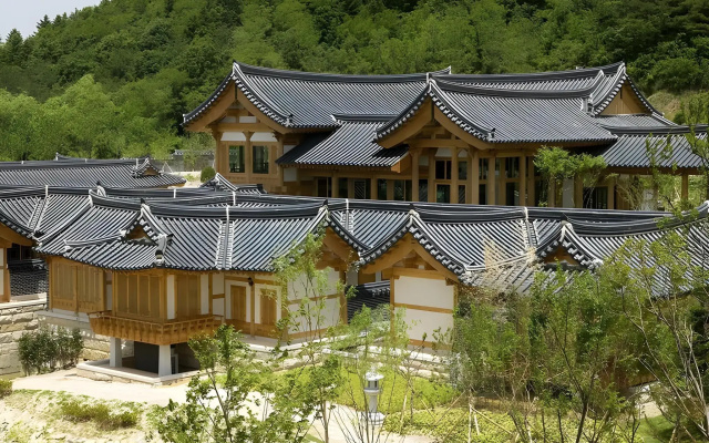 Gyeongju Ragung Hotel