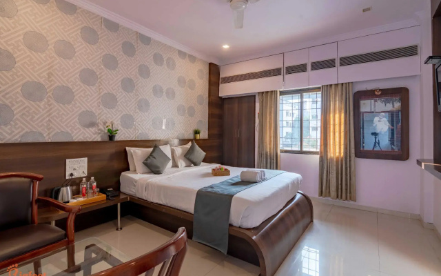 OYO 4445 Hotel Saishri
