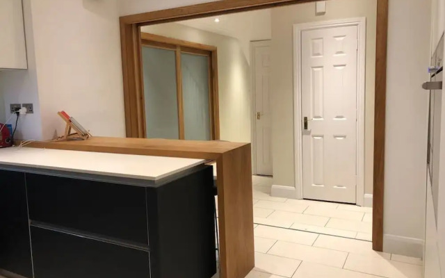 Discreet Luxury, Super House!