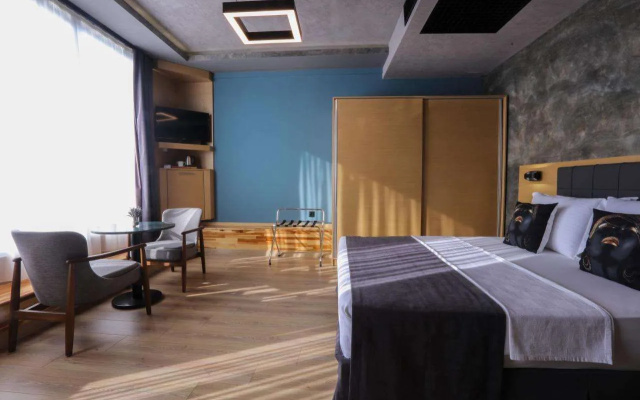 Redstone Hotel