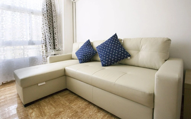 Rainbow & Pool Apartment