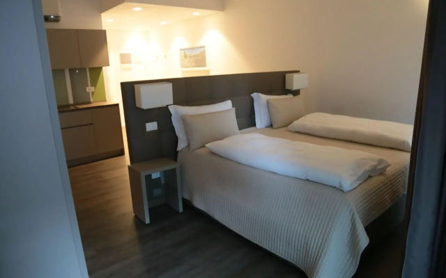 Отель Studio Inn Centrale & Milano Urban Padel