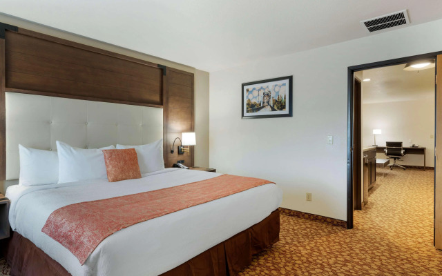 Best Western Plus Mill Creek Inn