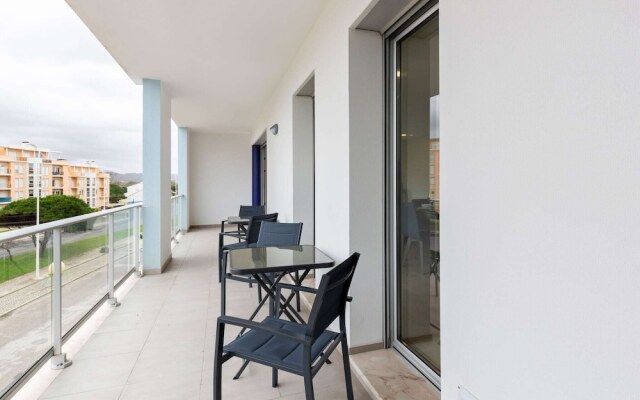 Beautiful Apartment in Sao Martinho do Porto With Balcony