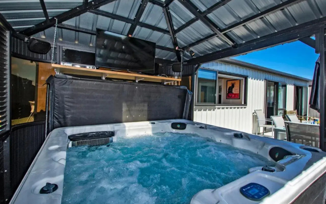 Sunnyside Spa Retreat - Mangawhai Holiday Home