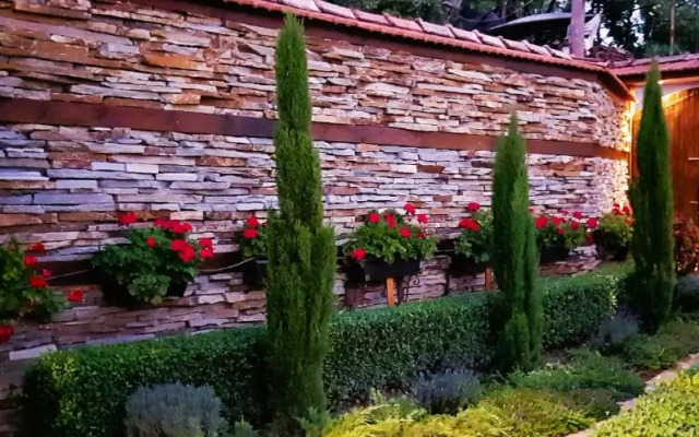 Семеен Хотел Берое