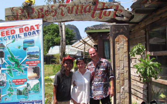 PP Red Tuna Hut