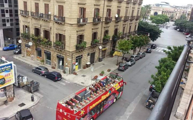 Teatro Politeama House