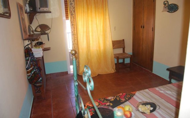 House With 2 Bedrooms in Torrejón el Rubio, With Wonderful Mountain Vi