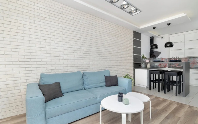 Cracow Apartment With Terrace by Renters