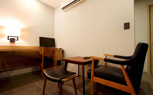 Bando Tourist Hotel