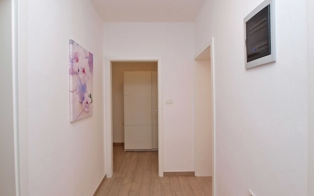 Apartment 1366