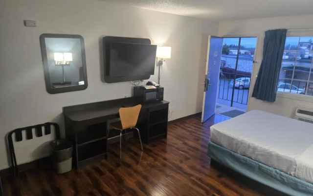 OYO Hotel St. Helens, OR