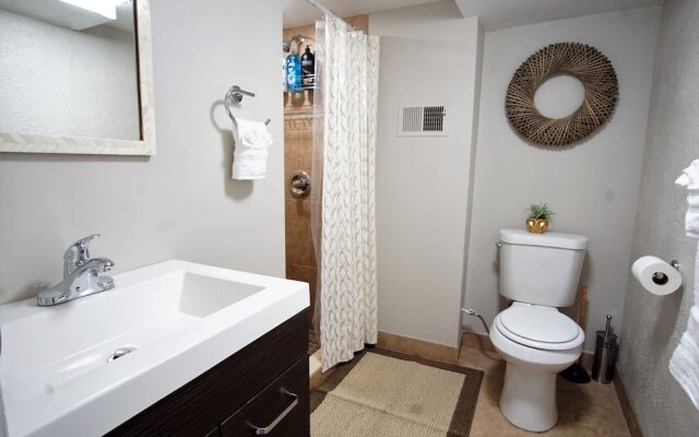 Charming Bungalow Next to UNC - Free Cruiser Bikes!