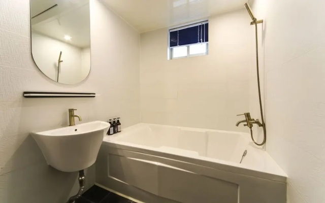 Busan Jaesongdong Hotel Western