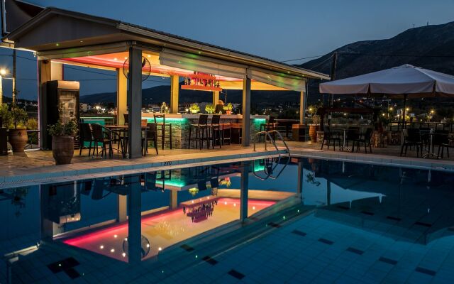Aphrodite Studios & Apartments