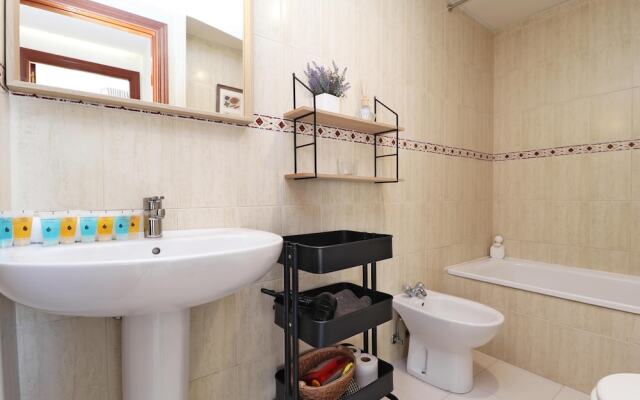 Del parque flats victoria trini