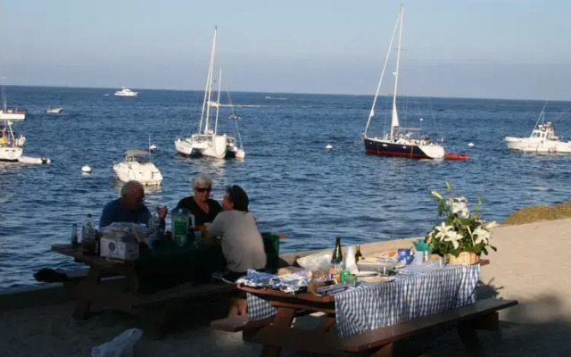 Catalina Holiday Beachfront Villas