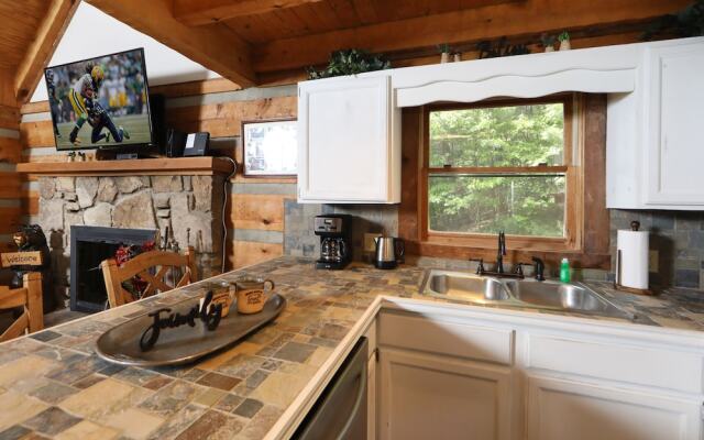 Bear Trails - Two Bedroom Cabin