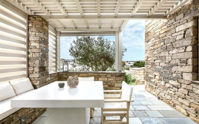 White Tinos Luxury Suites