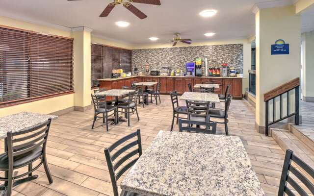 Days Inn by Wyndham Greenville MS