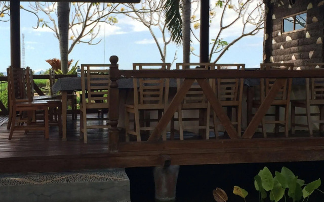 Bona Village Inn
