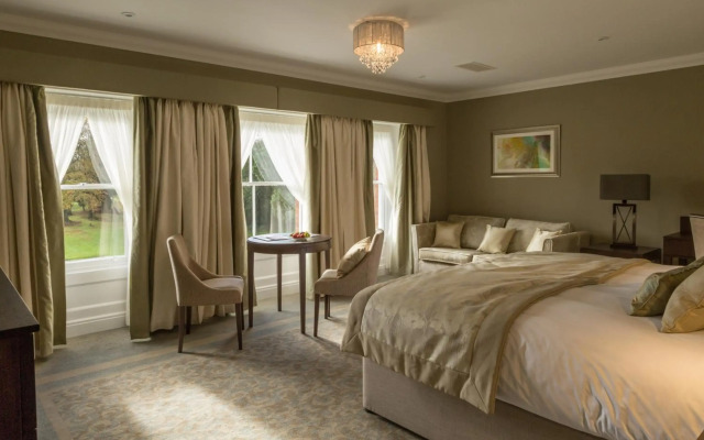 Oakley Hall Hotel