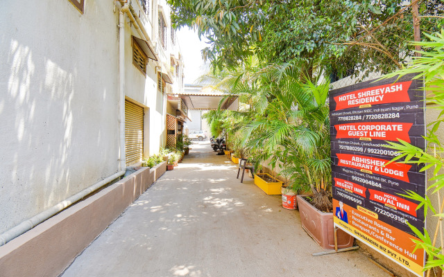 Fabhotel Shreeyash Residency