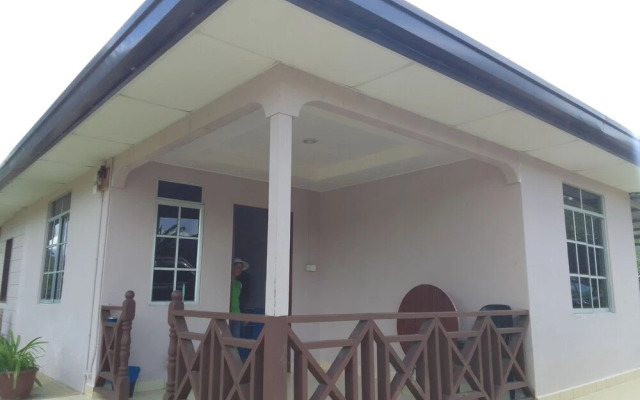 OYO Home  90588 Nadine Guesthouse