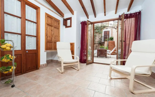 House Ca Na Blanca - Hotel in Alcudia - Photo 3