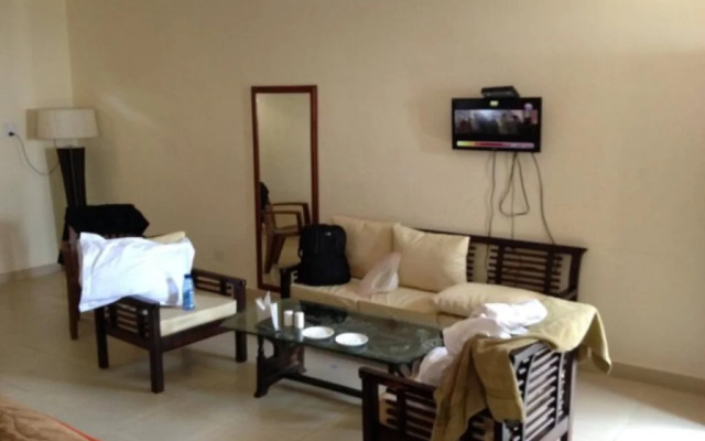 OYO 35461 Deodar Villa