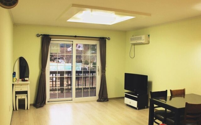 Yangyang Galmegi Pension