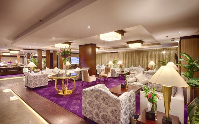 Lavona Hotel