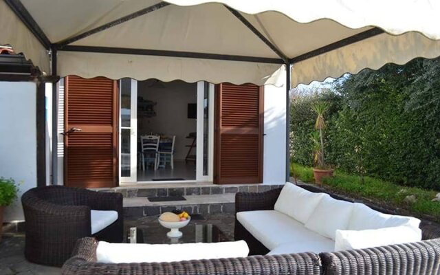 Cozy Holiday Home Villa Con Piscina Per 4 Posti Pt54 With Pool Garden