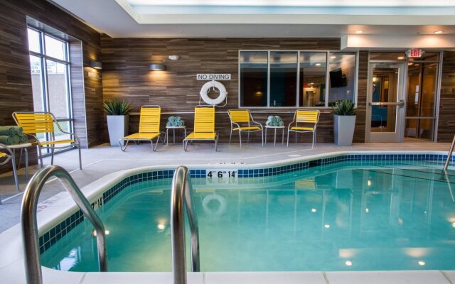 Fairfield Inn & Suites by Marriott Lincoln Southeast